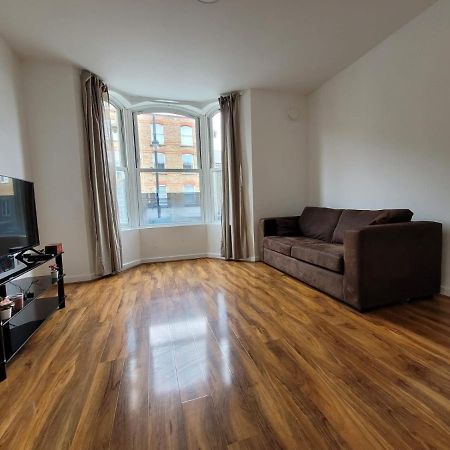 Stunning 1 Bedroom Apartment In לונדון מראה חיצוני תמונה